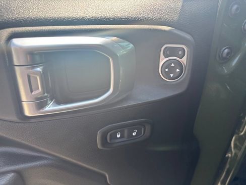 Used 2023 Jeep Wrangler Sport AWD/4WD image 10