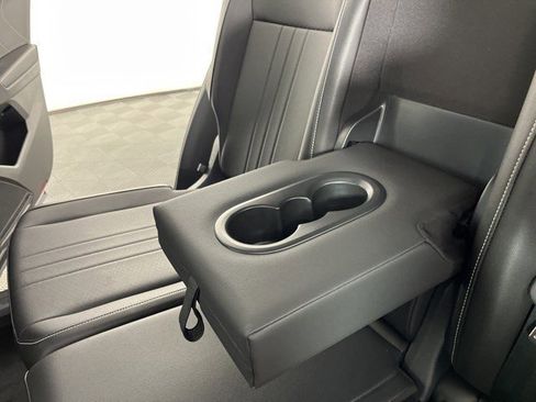 Used 2023 Volkswagen Tiguan SE image 36