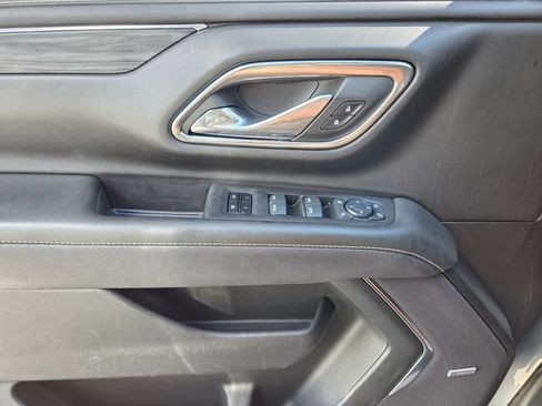 Used 2024 GMC Yukon SLT w/ SLT Luxury Package AWD/4WD image 17