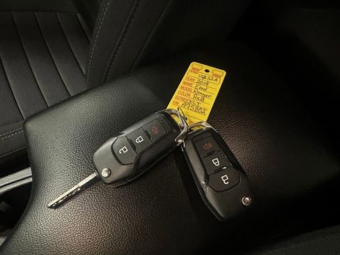 Used 2019 Ford Ranger XLT w/ Equipment Group 301A Mid image 8