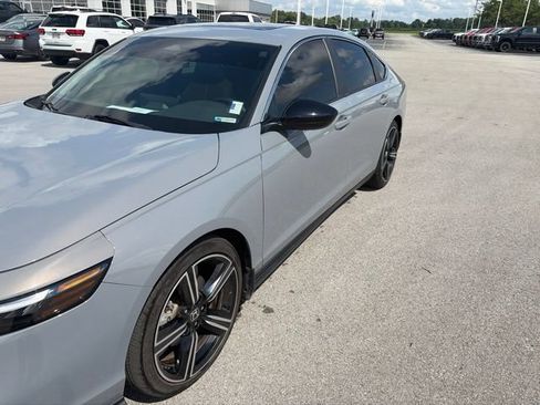 Used 2024 Honda Accord Sport image 4