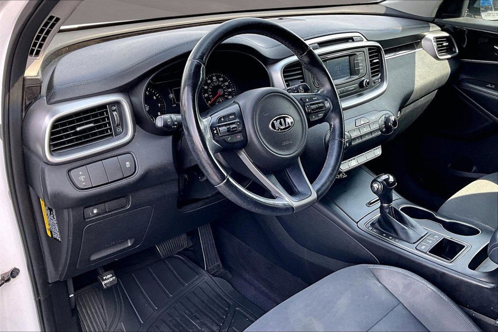 Used 2016 Kia Sorento AWD w/ LX Convenience Package image 14