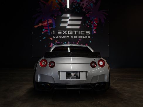 Used 2013 Nissan GT-R Premium AWD/4WD image 5