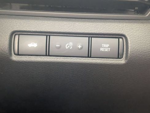 Used 2025 Nissan Altima 2.5 SV FWD image 16