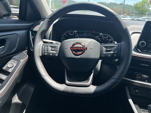 Certified 2025 Nissan Rogue SV AWD/4WD image 16