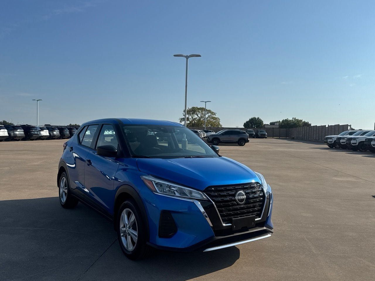 Certified 2025 Nissan Kicks Play S FWD image 1