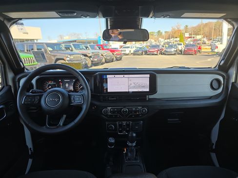 Used 2024 Jeep Wrangler Sport S image 17