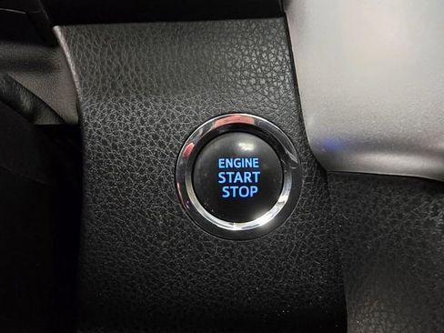 Used 2019 Toyota Highlander XLE image 22