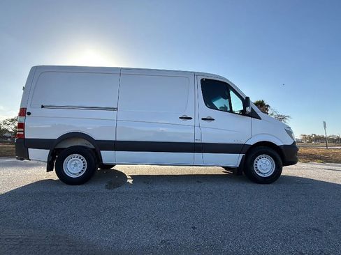 Used 2015 Mercedes-Benz Sprinter 2500 image 8