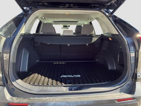 Used 2019 Toyota RAV4 XLE w/ Convenience Package image 20