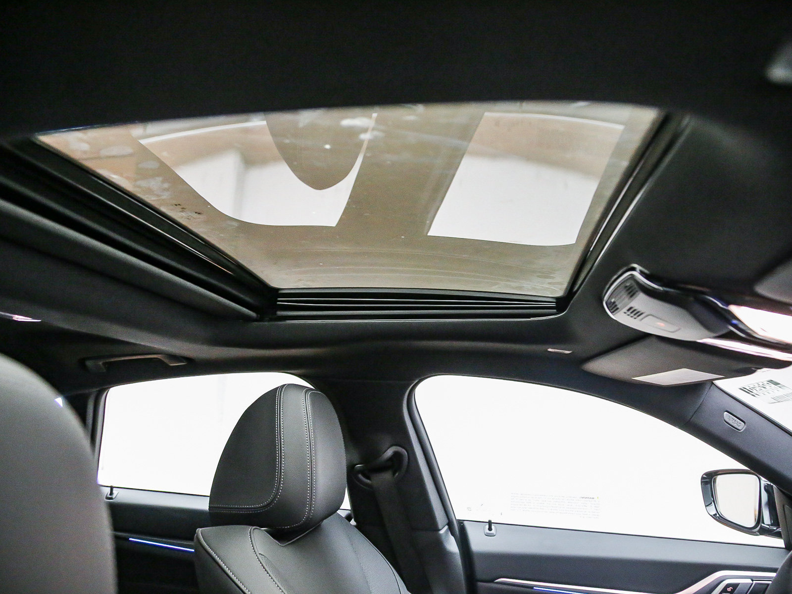 Used 2026 BMW i4 eDrive40 w/ Premium Package RWD image 18