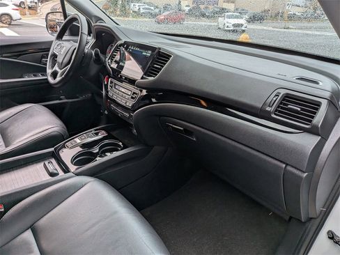 Used 2022 Honda Pilot Touring image 32