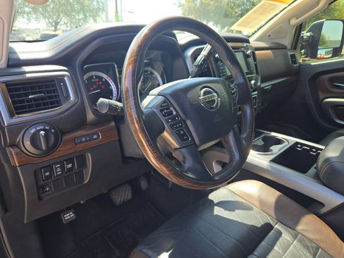 Used 2016 Nissan Titan Platinum Reserve AWD/4WD image 10