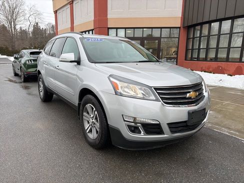 Used 2015 Chevrolet Traverse LT image 9