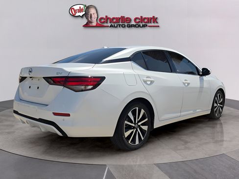 Used 2021 Nissan Sentra SV w/ SV Premium Package FWD image 5