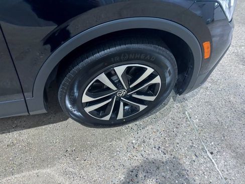 Used 2022 Volkswagen Tiguan S image 10