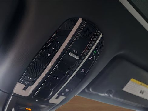 Used 2020 Porsche Cayenne S image 26