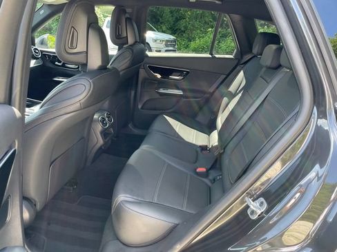 Used 2025 Mercedes-Benz GLC 300 4MATIC image 20