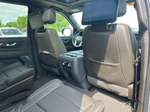 Used 2022 GMC Yukon Denali w/ Denali Ultimate Package AWD/4WD image 46
