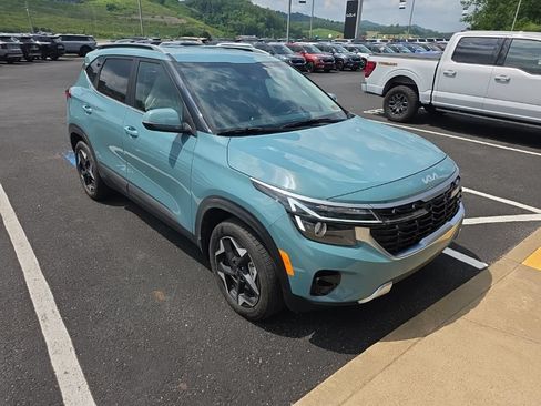 Used 2025 Kia Seltos EX AWD/4WD image 6