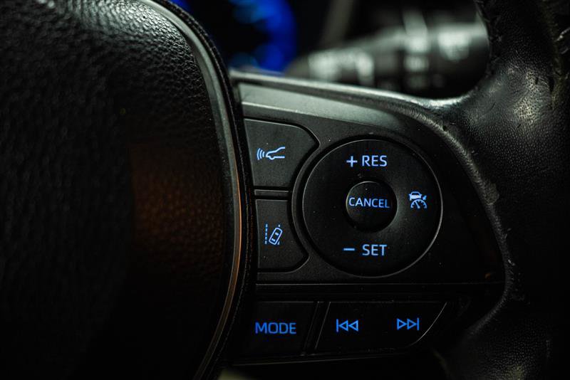 Used 2019 Toyota Corolla XSE FWD image 18