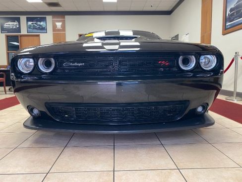 Used 2020 Dodge Challenger R/T Scat Pack RWD image 4