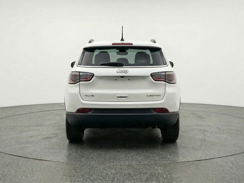 Used 2025 Jeep Compass Limited image 7