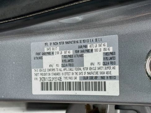 Used 2018 MAZDA MAZDA3 Touring FWD image 31