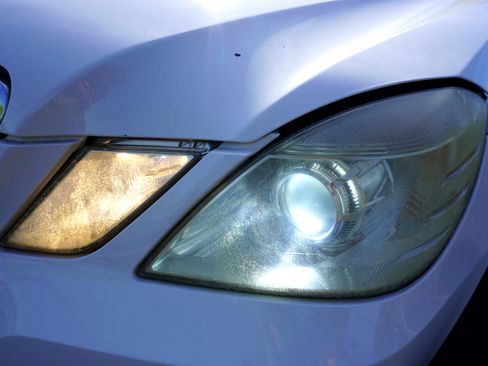 Used 2011 Mercedes-Benz E 350 E350 Sedan 4MATIC image 10