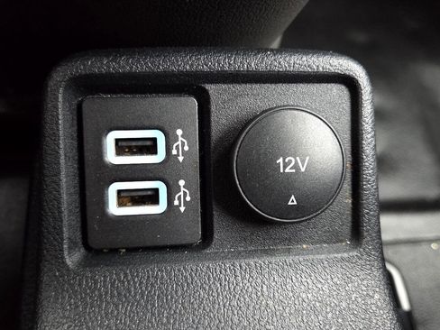 Used 2021 Ford Transit Connect XLT image 24