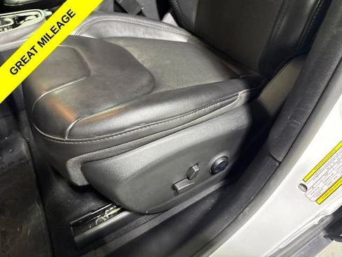 Certified 2021 Jeep Cherokee Latitude Plus AWD/4WD image 14
