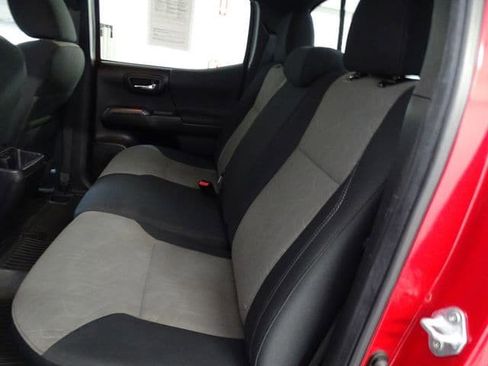 Used 2023 Toyota Tacoma TRD Sport image 4