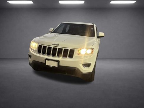 Used 2014 Jeep Grand Cherokee Laredo w/ Security & Convenience Group AWD/4WD image 3