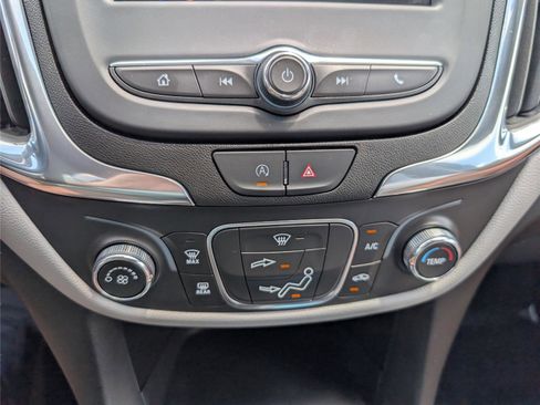 Used 2023 Chevrolet Equinox LT FWD image 16
