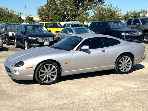 Used 2006 Jaguar XK8 Coupe image 3