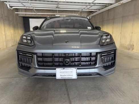 Certified 2026 Porsche Cayenne Turbo AWD/4WD image 11