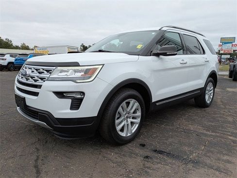 Used 2019 Ford Explorer XLT w/ Equipment Group 201A image 8