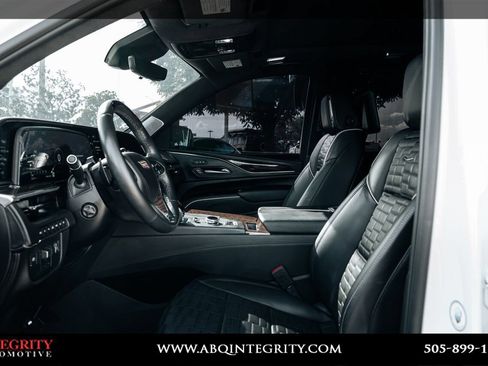 Used 2024 Cadillac Escalade Sport Platinum AWD/4WD image 20