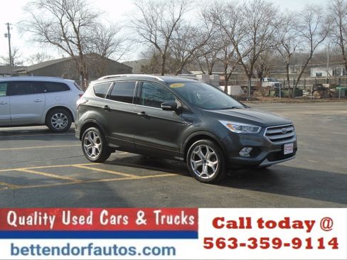 Used 2018 Ford Escape Titanium image 4
