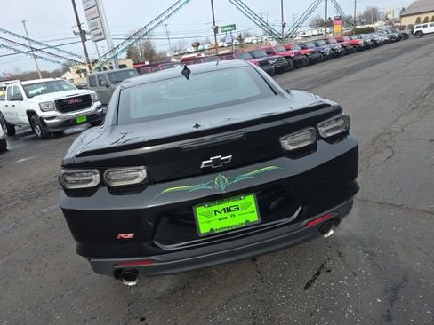 Used 2020 Chevrolet Camaro LT w/ RS Package image 5