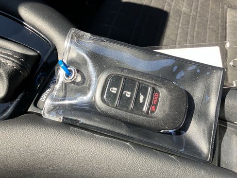 Certified 2025 Honda HR-V LX image 36