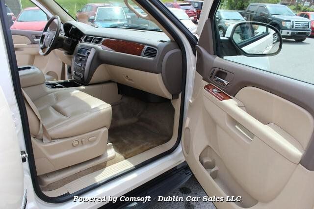 Used 2011 GMC Yukon SLT w/ SLT-2 Equipment Package AWD/4WD image 10