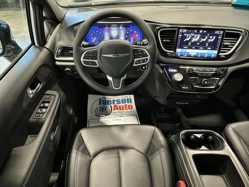 New 2026 Chrysler Voyager LX FWD image 21
