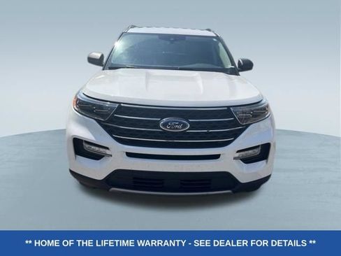 Used 2023 Ford Explorer XLT w/ Equipment Group 202A RWD image 2