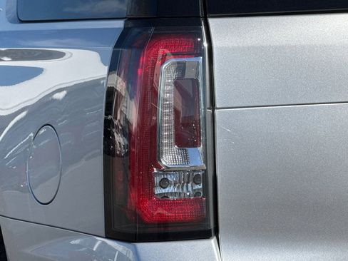 Used 2016 GMC Yukon Denali w/ Open Road Package image 43