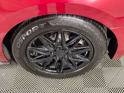 Used 2017 Ford Mustang Coupe RWD image 31