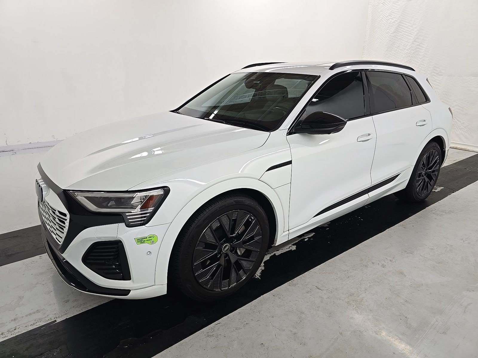 Used 2024 Audi Q8 e-tron Prestige w/ Prestige Package AWD/4WD image 3
