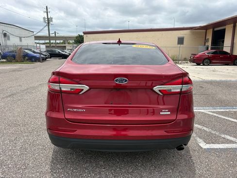Used 2020 Ford Fusion SE FWD image 4