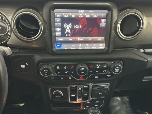 Used 2023 Jeep Wrangler Unlimited Sahara w/ Cold Weather Group AWD/4WD image 12