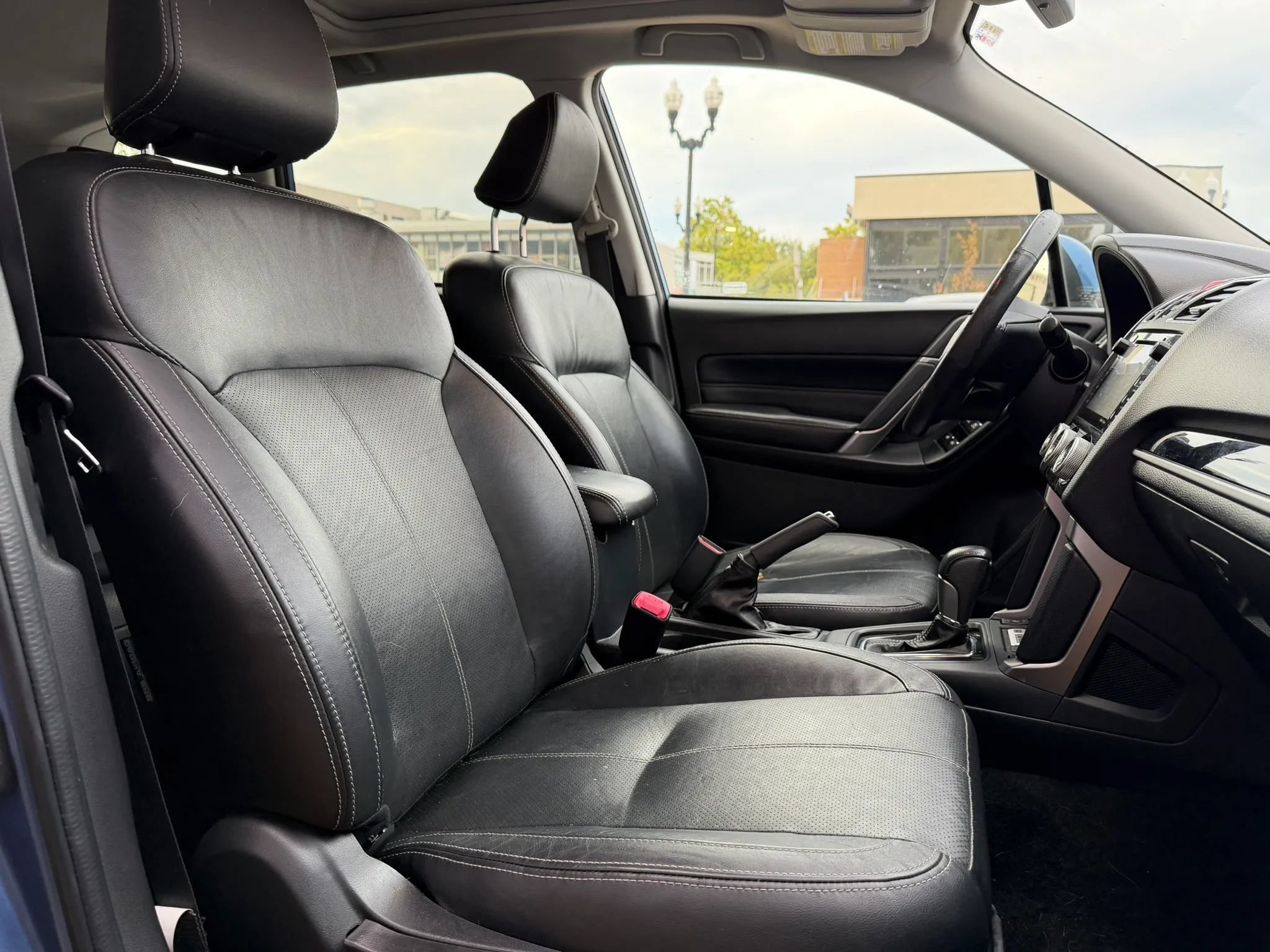Used 2017 Subaru Forester 2.5i Touring AWD/4WD image 11